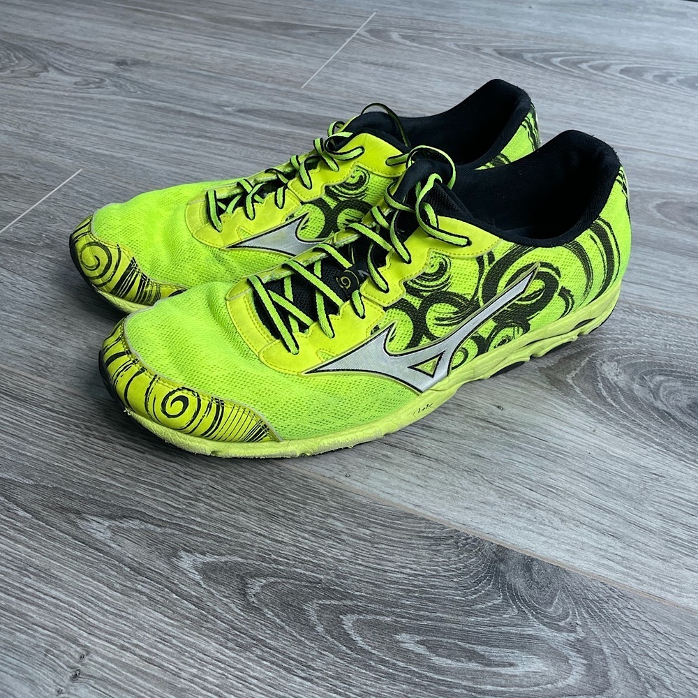 Men’s Mizuno Shoes